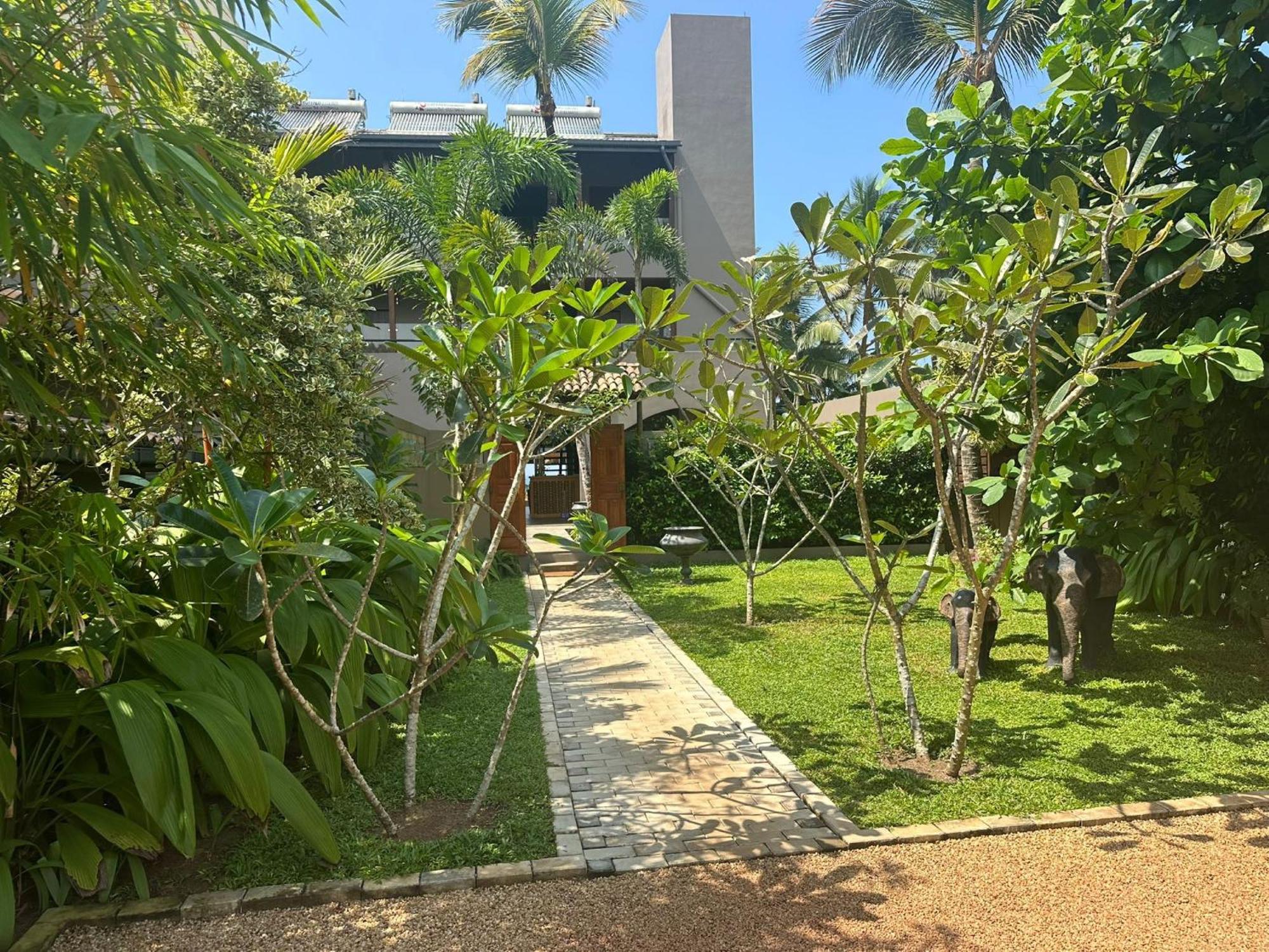 Bk Beach Boutique Hotel - Hikkaduwa Luaran gambar