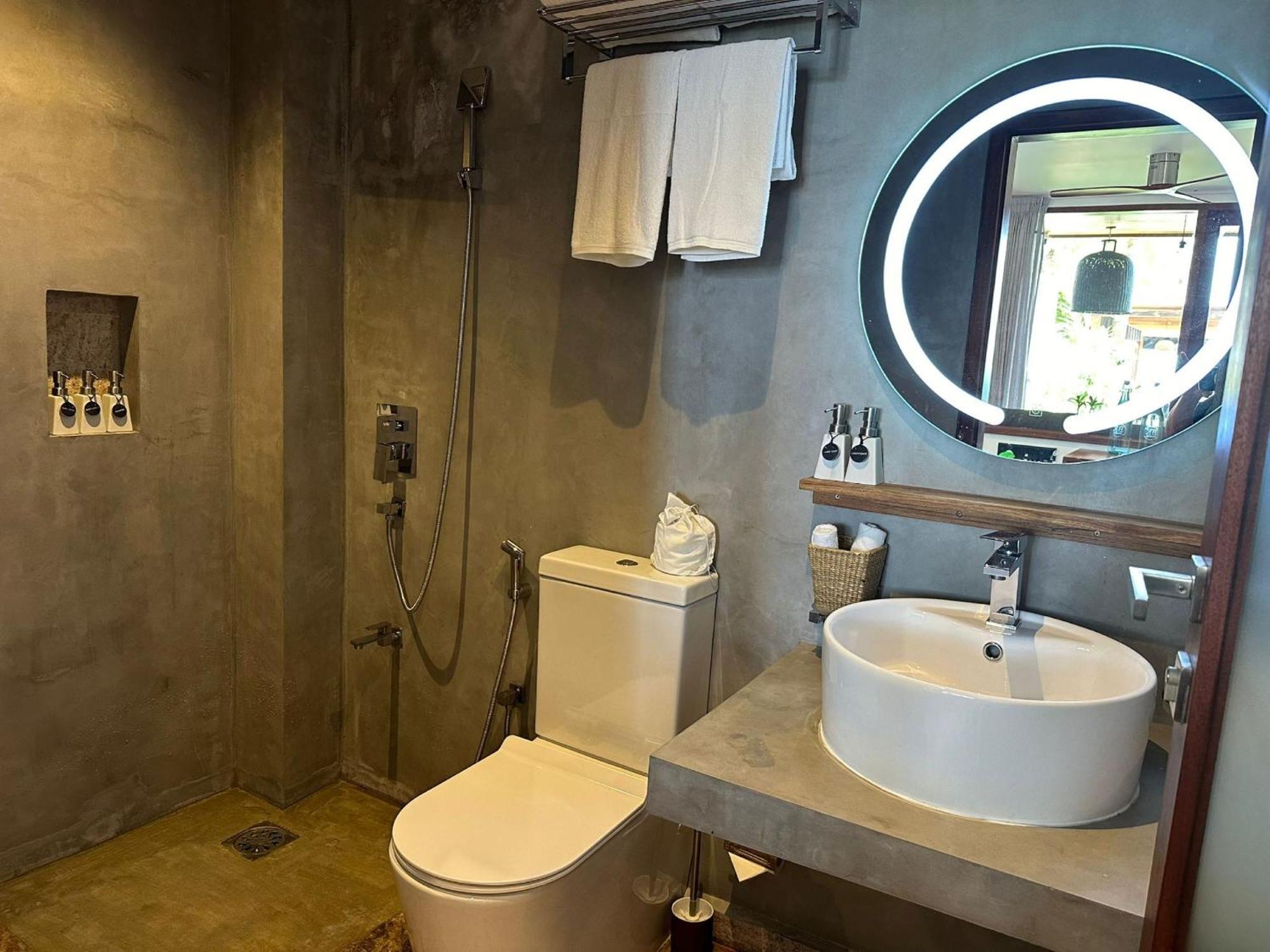 Bk Beach Boutique Hotel - Hikkaduwa Luaran gambar