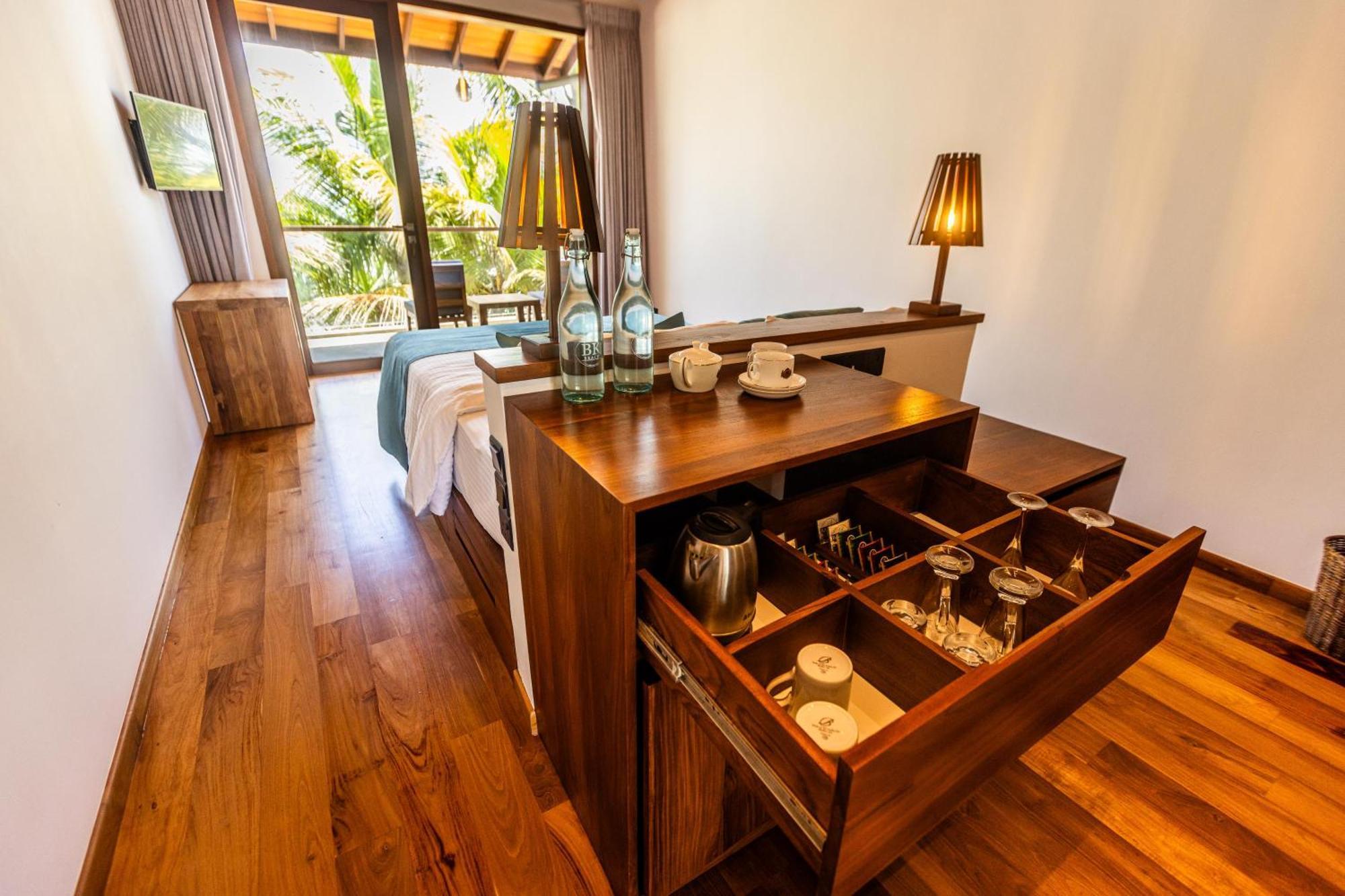 Bk Beach Boutique Hotel - Hikkaduwa Luaran gambar