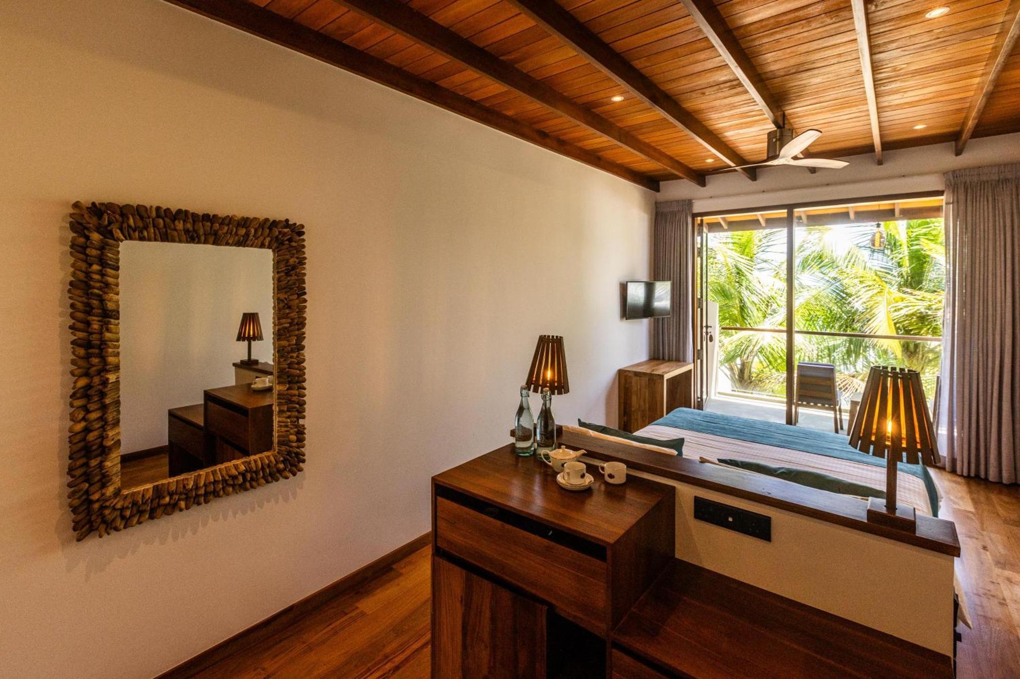 Bk Beach Boutique Hotel - Hikkaduwa Luaran gambar
